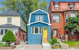 Casa de pueblo – East York, Toronto, Ontario,  Canadá. C$1 121 000