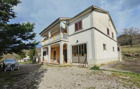 11 dormitorio casa de pueblo 396 m² en Lupoglav, Croacia. 440 000 €