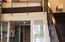 1 dormitorio piso en Khlong Toei, Tailandia. $189 000