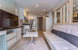 1-dormitorio apartamentos en condominio en Watthana, Tailandia. $231 000