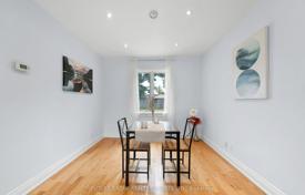 7 dormitorio casa de pueblo en Scarborough, Canadá. C$1 521 000