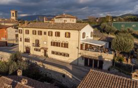 17 dormitorio villa 800 m² en Perugia, Italia. 830 000 €