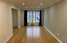 3 dormitorio adosado en North York, Canadá. C$1 222 000