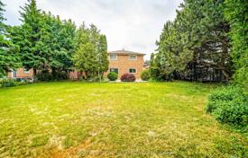 9 dormitorio casa de pueblo en Scarborough, Canadá. C$1 973 000