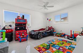 3 dormitorio casa de pueblo 224 m² en Miami, Estados Unidos. $865 000
