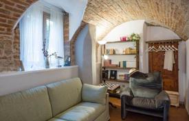 2 dormitorio piso en Florencia, Italia. 410 000 €