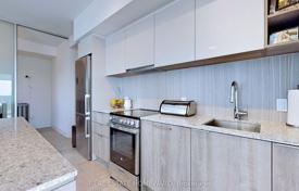 6 dormitorio piso en North York, Canadá. C$994 000