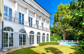 Villa – Belgirate, Piedmont, Italia. 5 000 000 €
