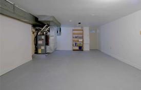 9 dormitorio adosado en Old Toronto, Canadá. C$1 920 000