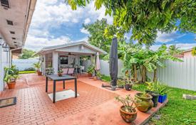 4 dormitorio casa de pueblo 259 m² en Miami, Estados Unidos. $600 000