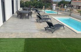 3 dormitorio casa de pueblo 80 m² en Poreč, Croacia. 399 000 €