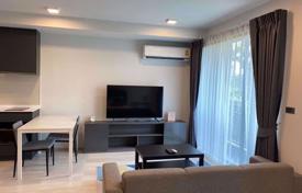 1-dormitorio apartamentos en condominio en Khlong Toei, Tailandia. $200 000