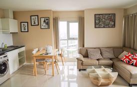 2-dormitorio apartamentos en condominio en Khlong Toei, Tailandia. $243 000