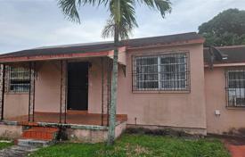 Casa de pueblo – Hialeah, Florida, Estados Unidos. $395 000