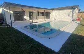 4 dormitorio casa de pueblo 244 m² en Sunrise, Estados Unidos. $650 000