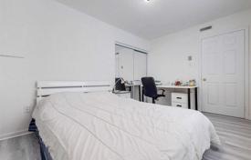 13 dormitorio casa de pueblo en Scarborough, Canadá. C$1 611 000
