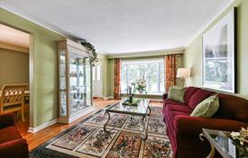 10 dormitorio casa de pueblo en Scarborough, Canadá. C$1 422 000