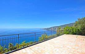 3 dormitorio villa 50 m² en Liguria, Italia. 385 000 €