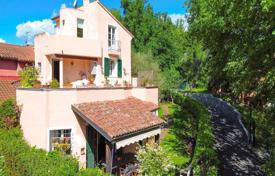 9 dormitorio villa 218 m² en Liguria, Italia. 530 000 €