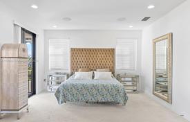 4 dormitorio casa de pueblo 345 m² en Miami, Estados Unidos. $1 049 000