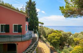 17 dormitorio villa en Lavagna, Italia. 1 550 000 €