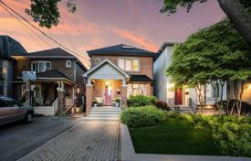 Casa de pueblo – Old Toronto, Toronto, Ontario,  Canadá. C$2 244 000