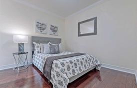 5 dormitorio adosado en Scarborough, Canadá. C$1 277 000