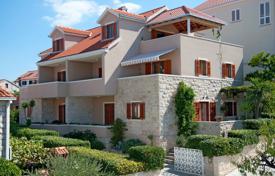 Casa de pueblo – Brac, Split-Dalmatia County, Croacia. 990 000 €