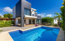 4 dormitorio chalet 315 m² en Calp, España. 1 300 000 €