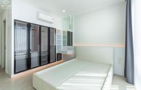 3-dormitorio apartamentos en condominio en Khlong Toei, Tailandia. $3 400  por semana