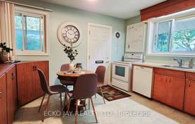 10 dormitorio casa de pueblo en North York, Canadá. C$1 910 000