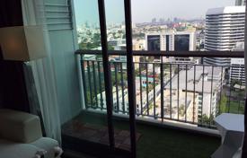 2-dormitorio apartamentos en condominio en Khlong Toei, Tailandia. $390 000