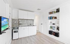 4 dormitorio casa de pueblo 160 m² en Miami, Estados Unidos. $745 000