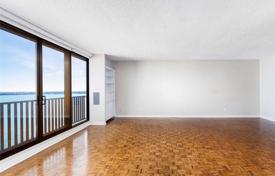 Piso – Harbour Square, Old Toronto, Toronto,  Ontario,   Canadá. C$1 063 000