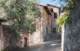 2 dormitorio casa de pueblo 191 m² en Gargnano, Italia. 980 000 €