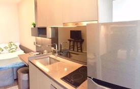 1-dormitorio apartamentos en condominio en Khlong Toei, Tailandia. $210 000