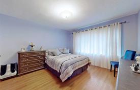 3 dormitorio casa de pueblo en North York, Canadá. C$1 560 000