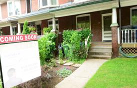 7 dormitorio adosado en Old Toronto, Canadá. C$1 167 000