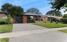 Casa de pueblo – Etobicoke, Toronto, Ontario,  Canadá. C$2 069 000
