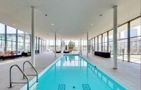 Piso – The Queensway, Toronto, Ontario,  Canadá. C$842 000