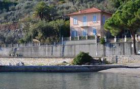 3 dormitorio villa en Portovenere, Italia. 8 600 €  por semana