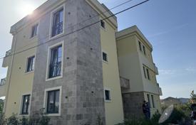 12 dormitorio chalet 407 m² en Tivat city, Montenegro. 990 000 €