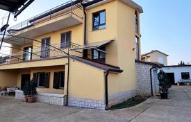 15 dormitorio casa de pueblo 420 m² en Poreč, Croacia. 780 000 €