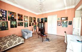 3 dormitorio piso 120 m² en Vieja Tiflis, Georgia. $300 000