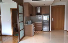 1-dormitorio apartamentos en condominio en Khlong Toei, Tailandia. $211 000