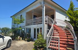 6 dormitorio chalet 250 m² en Ayaria, Georgia. $200 000