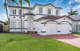 Casa de pueblo – West End, Miami, Florida,  Estados Unidos. $810 000