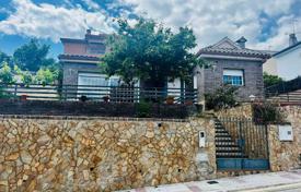 Moderna casa con jardín en Lloret de Mar. 410 000 €