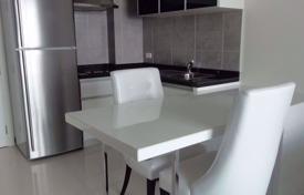 1-dormitorio apartamentos en condominio en Bang Rak, Tailandia. $153 000