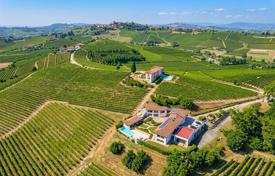 12 dormitorio villa en Asti, Italia. 3 600 000 €